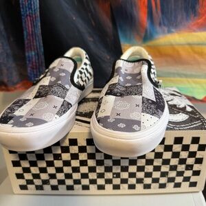 β’NEWβ’ Vans Classic Custom Slip-On with ComfyCush β’ 8M/9.5W & Box included!